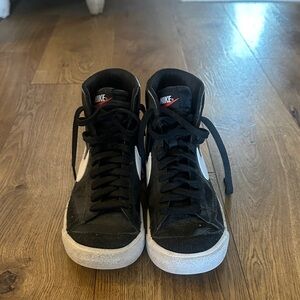 Nike Men's Black and White High-Top Sneakers